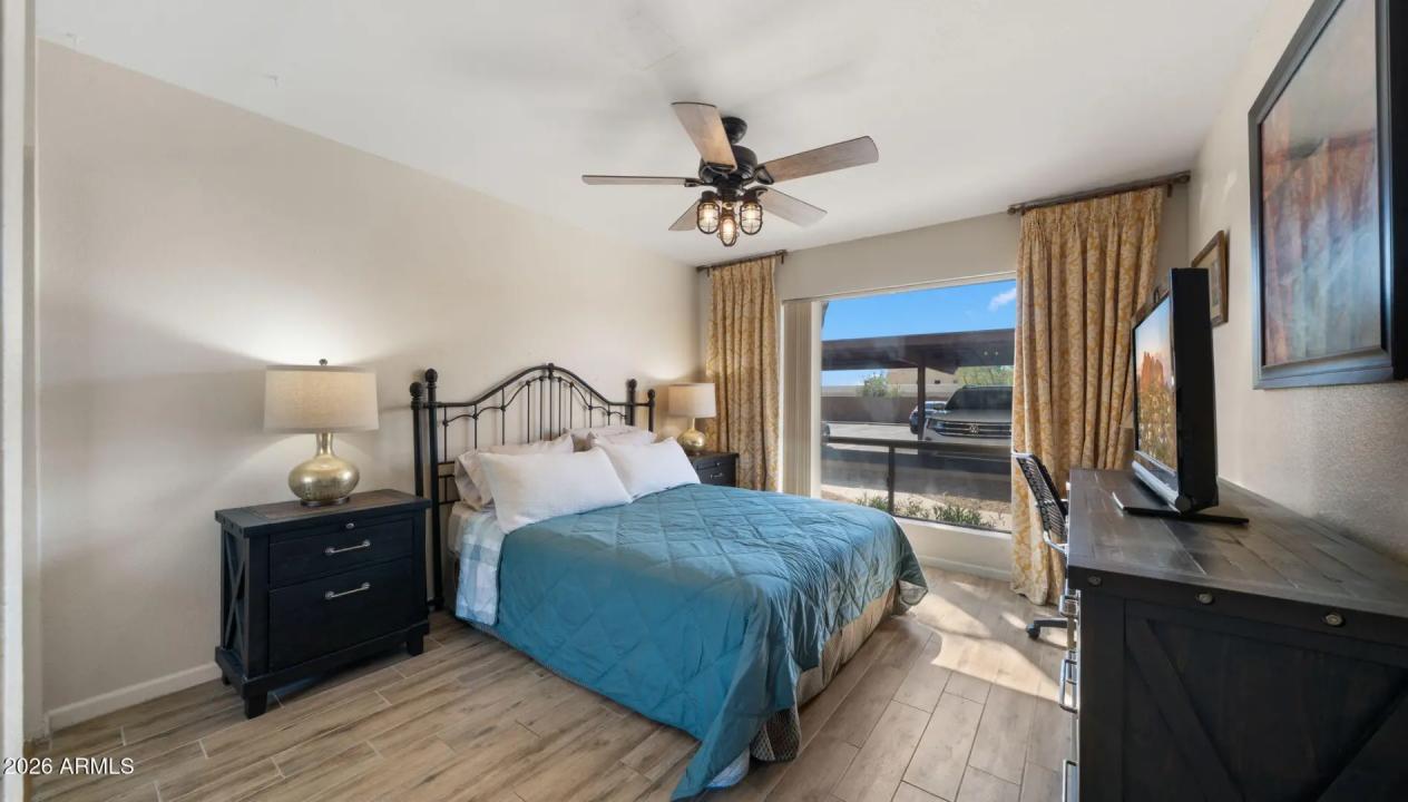 Real Estate Picture 25
