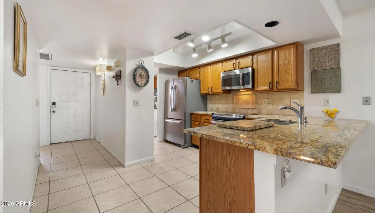 Real Estate Picture 11