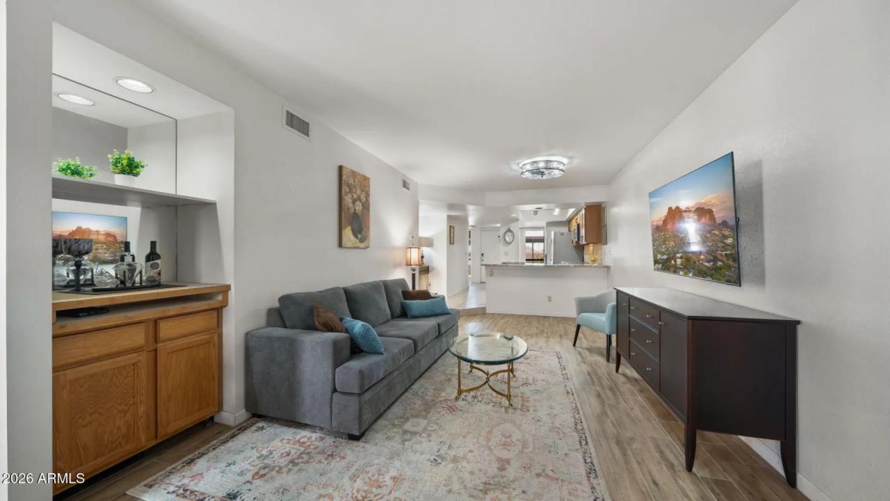 Real Estate Picture 10
