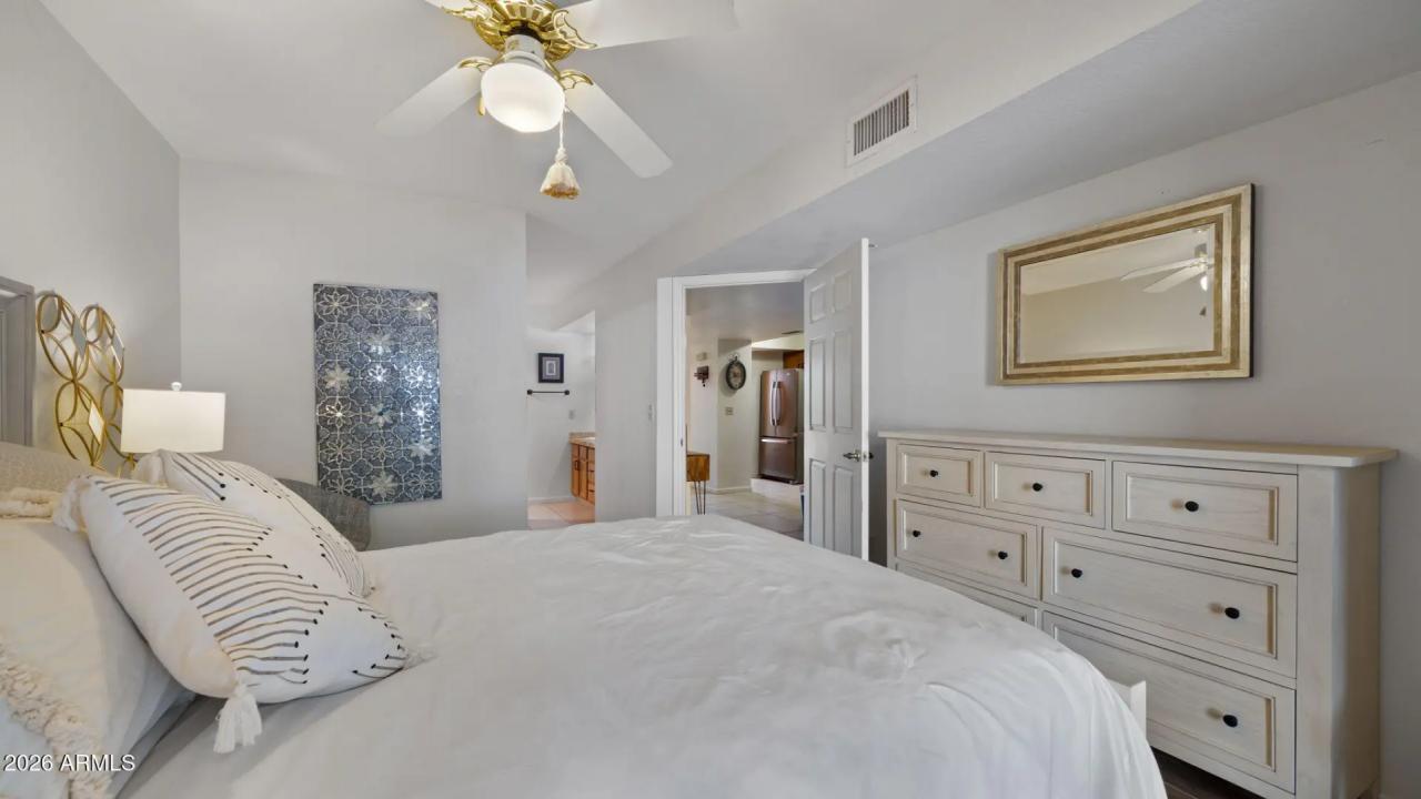 Real Estate Picture 16