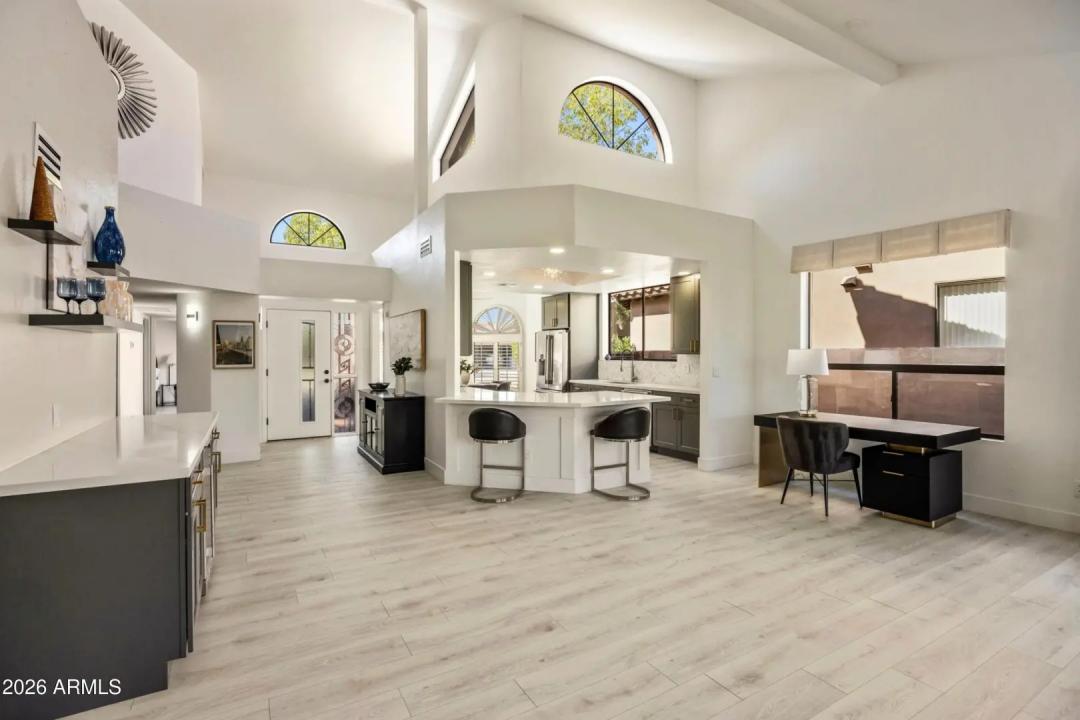 Real Estate Picture 8