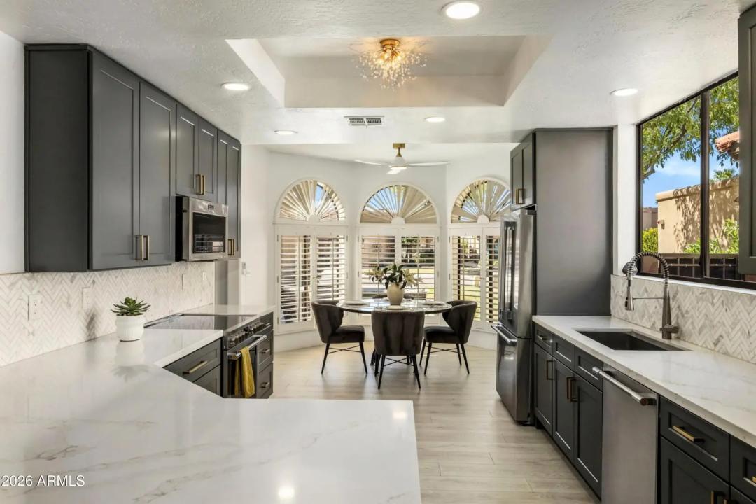 Real Estate Picture 9