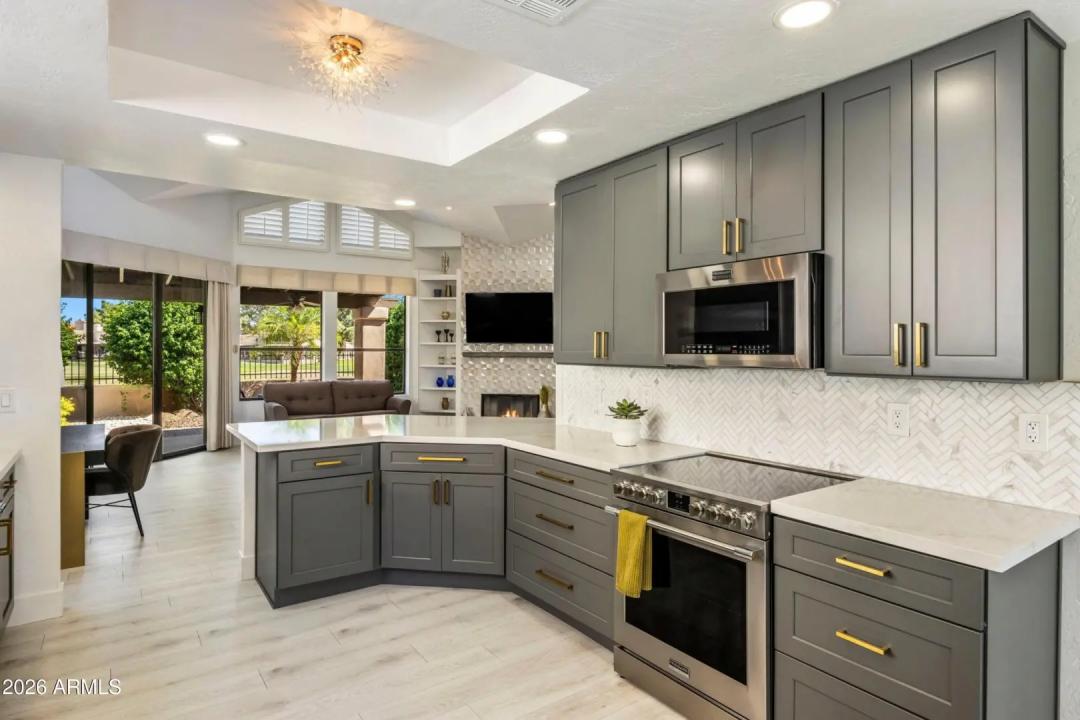 Real Estate Picture 10