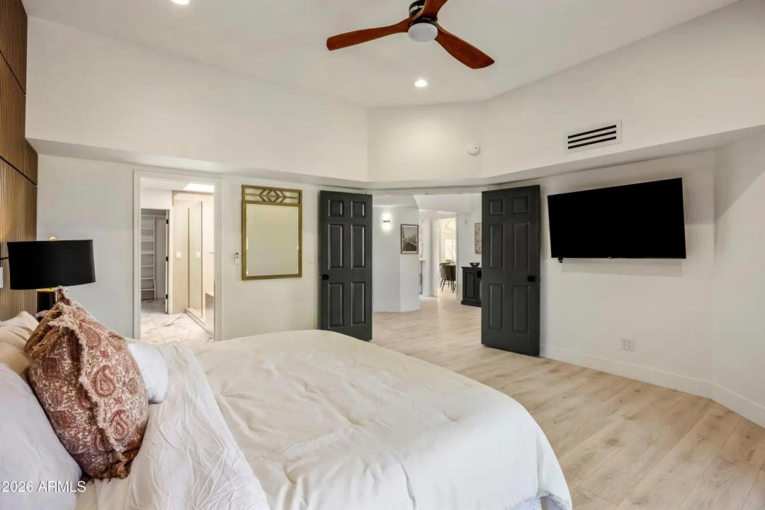 Real Estate Picture 14