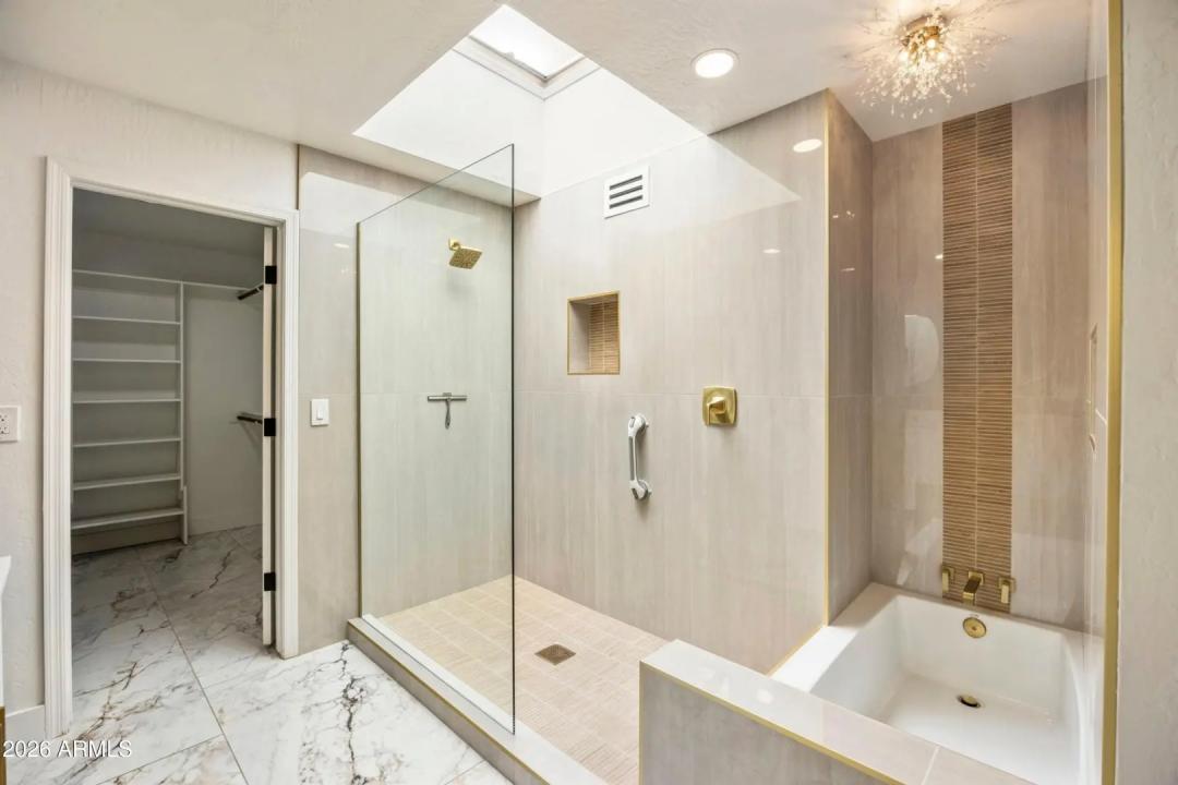 Real Estate Picture 16