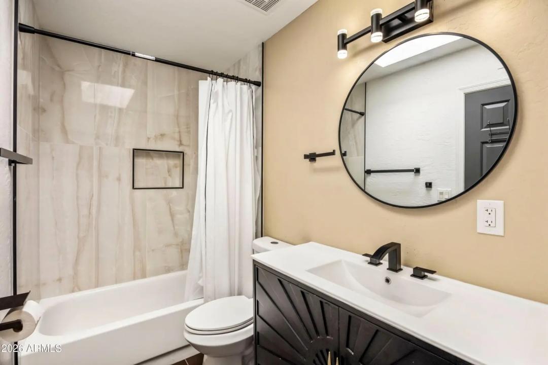 Real Estate Picture 20