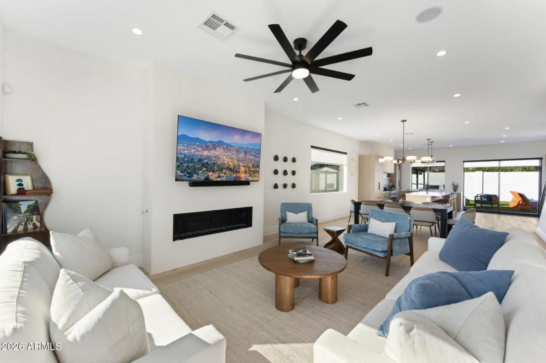 Real Estate Picture 5