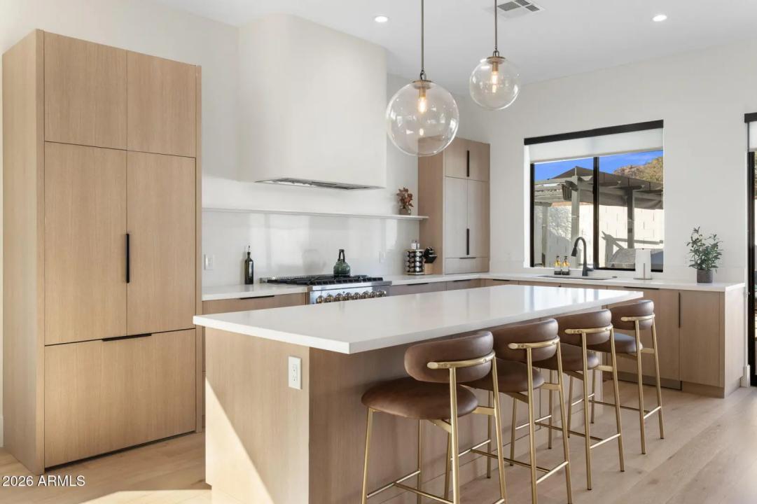 Real Estate Picture 10