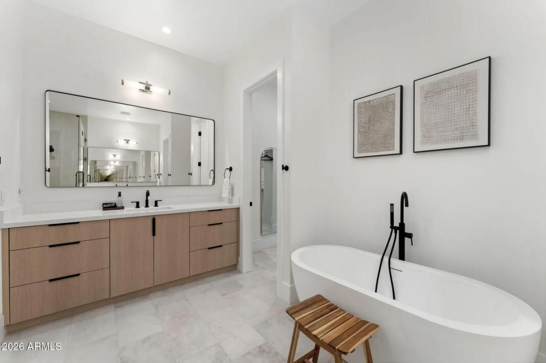 Real Estate Picture 25