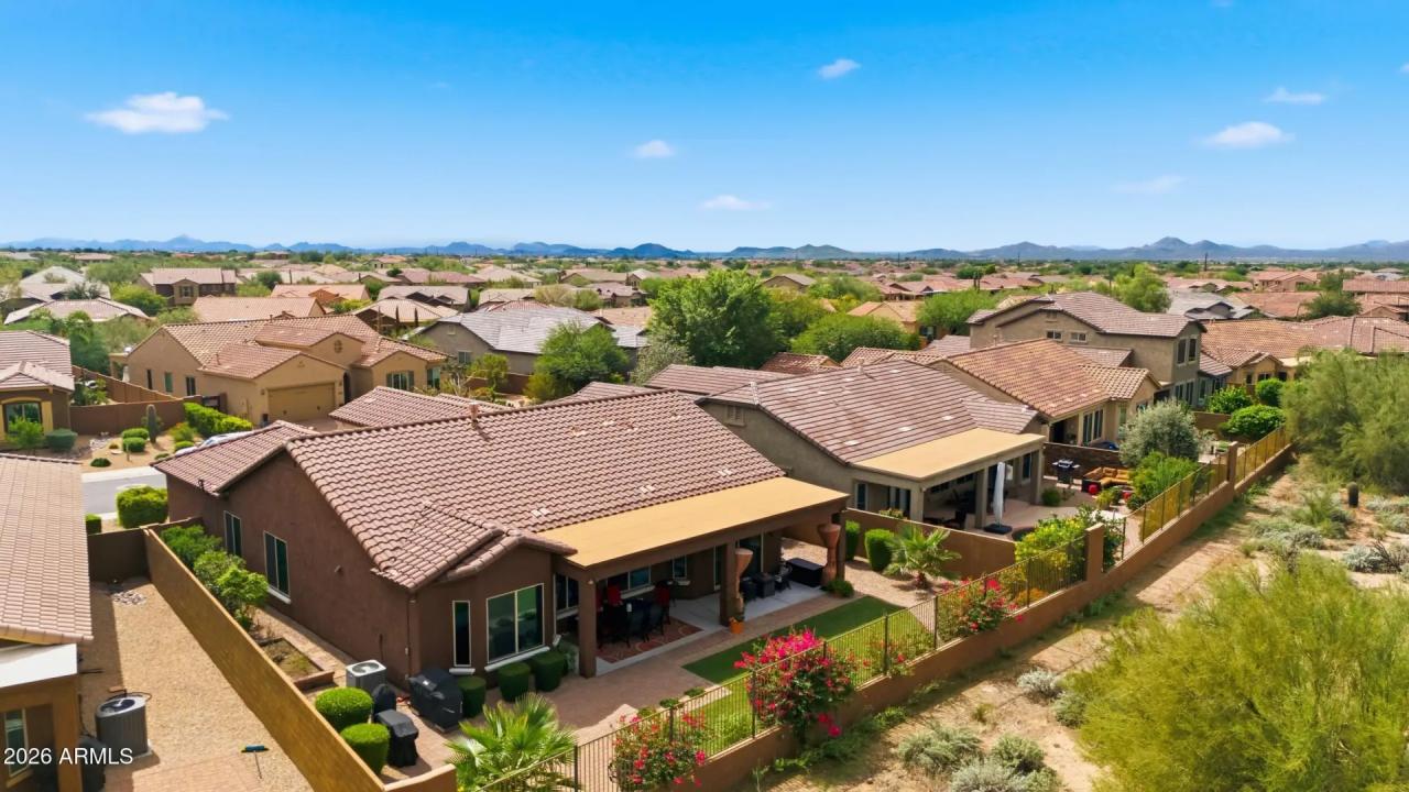 Real Estate Picture 4