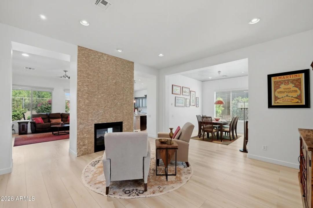 Real Estate Picture 5