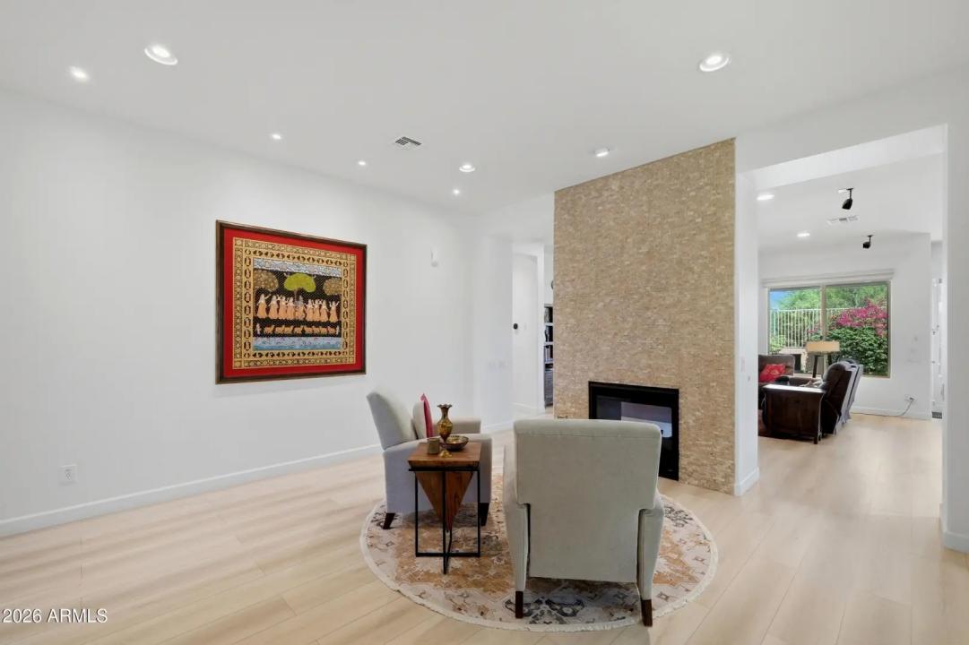 Real Estate Picture 6