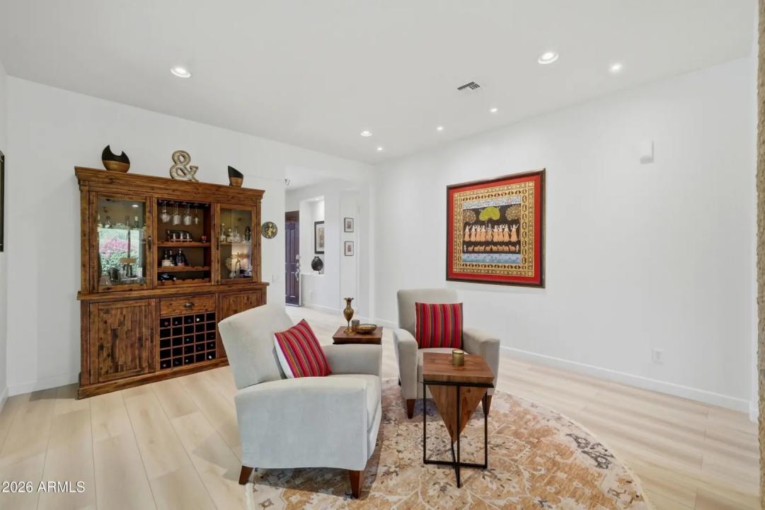 Real Estate Picture 7