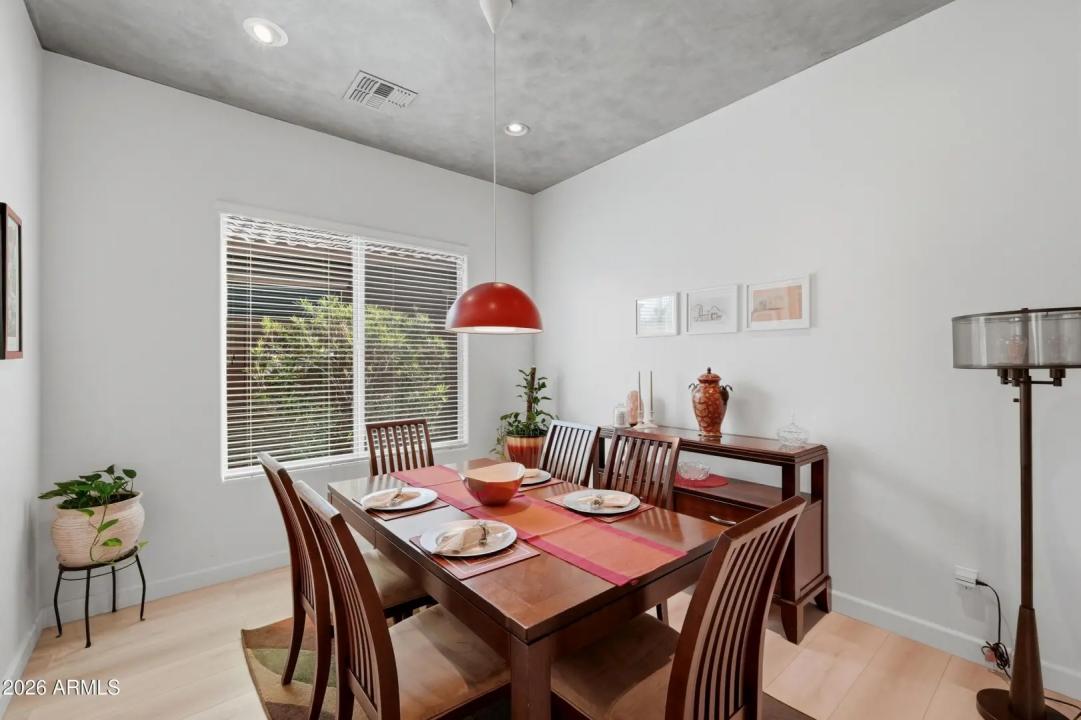 Real Estate Picture 15