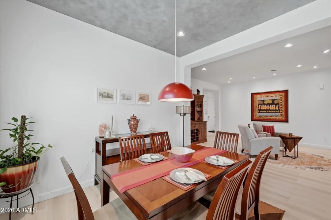 Real Estate Picture 18
