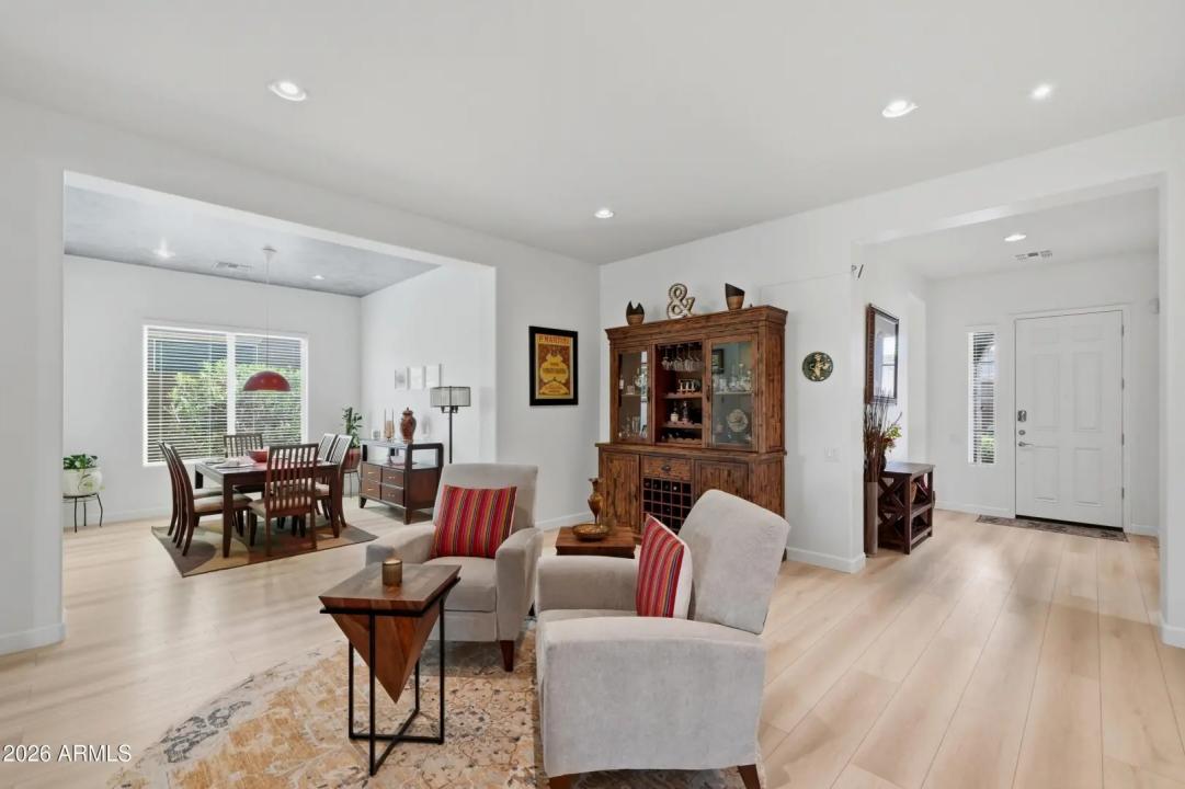 Real Estate Picture 19