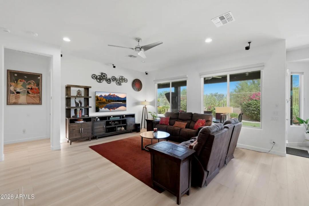 Real Estate Picture 21