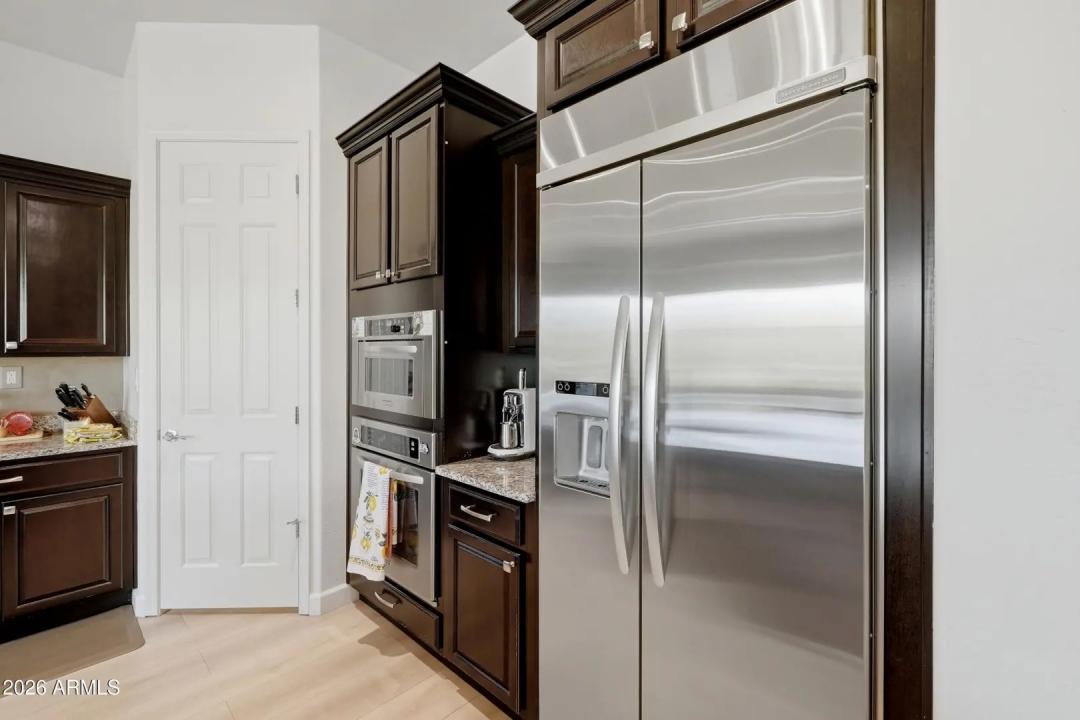 Real Estate Picture 23