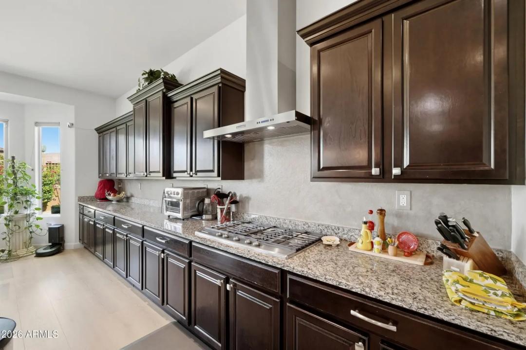 Real Estate Picture 25