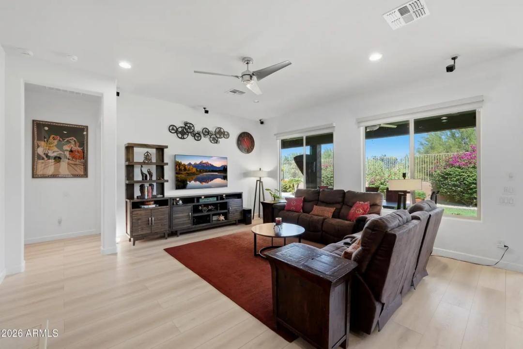 Real Estate Picture 33