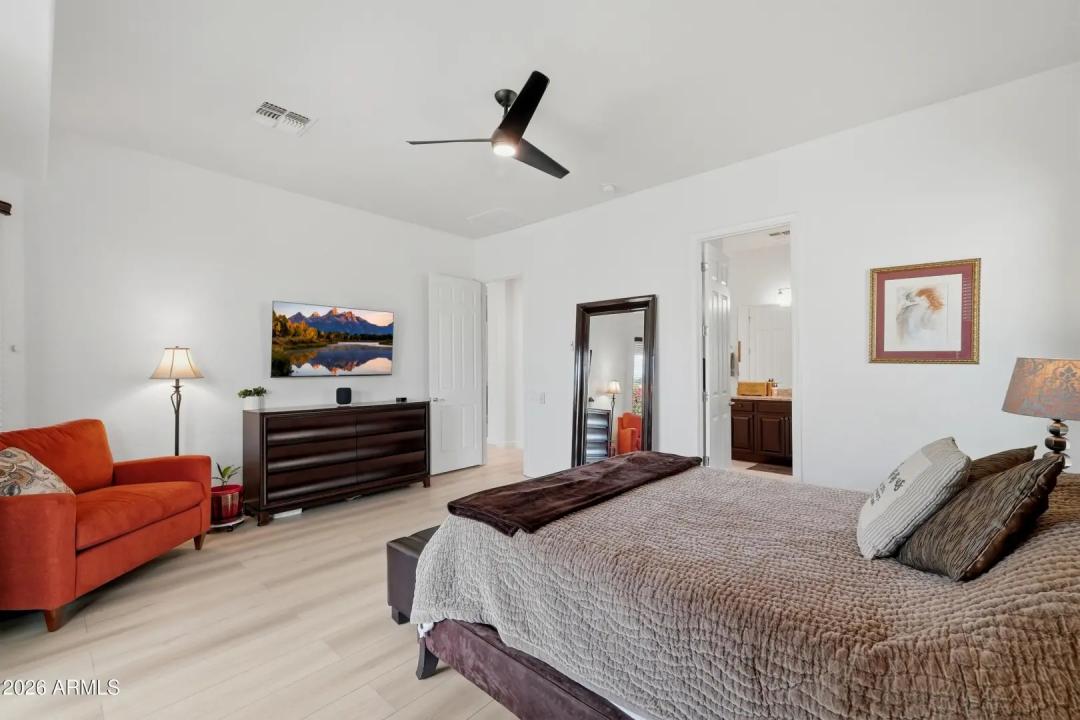 Real Estate Picture 39