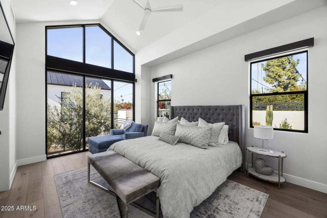Real Estate Picture 18