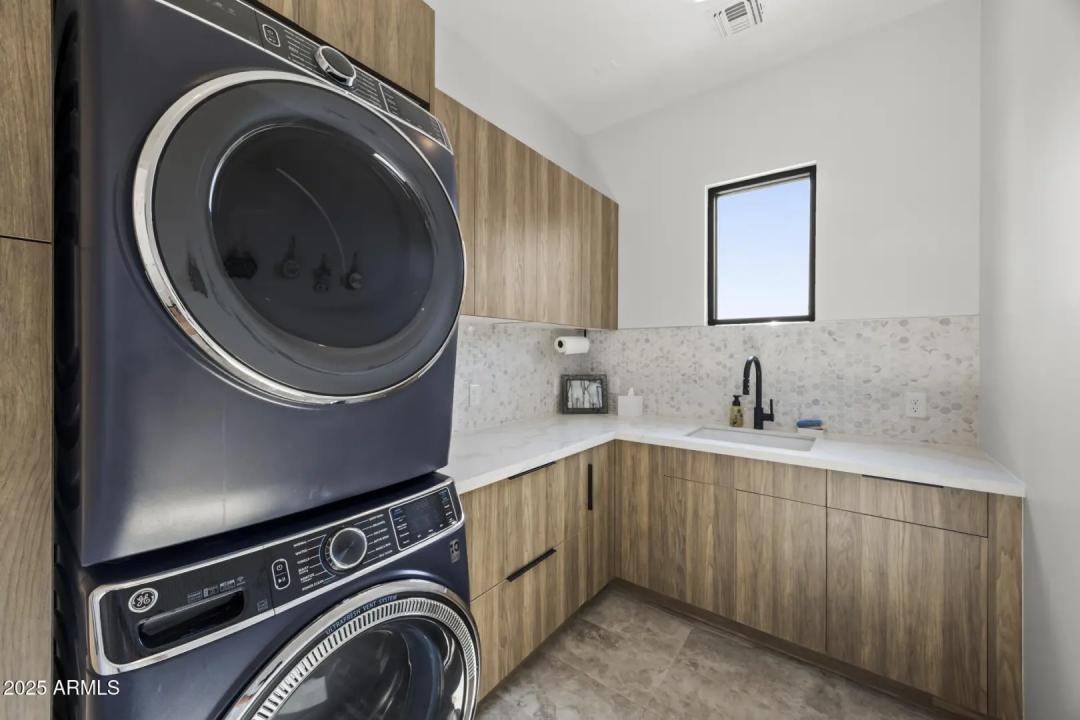 Real Estate Picture 21