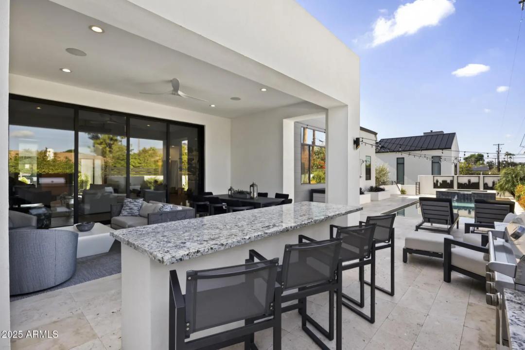 Real Estate Picture 24