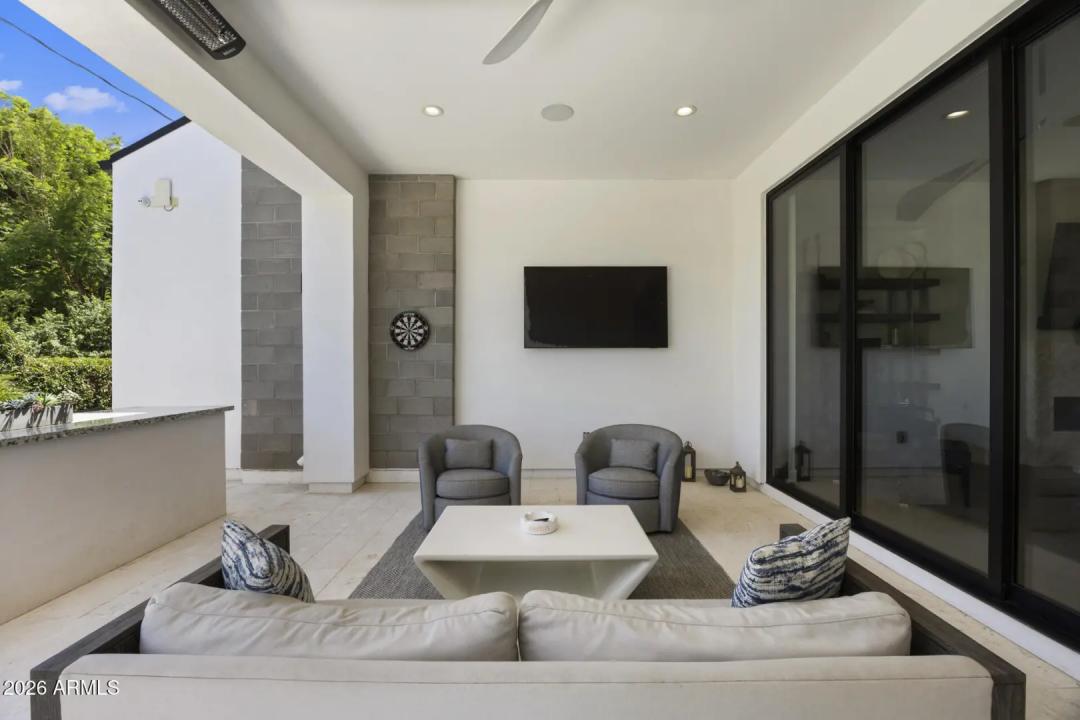 Real Estate Picture 22