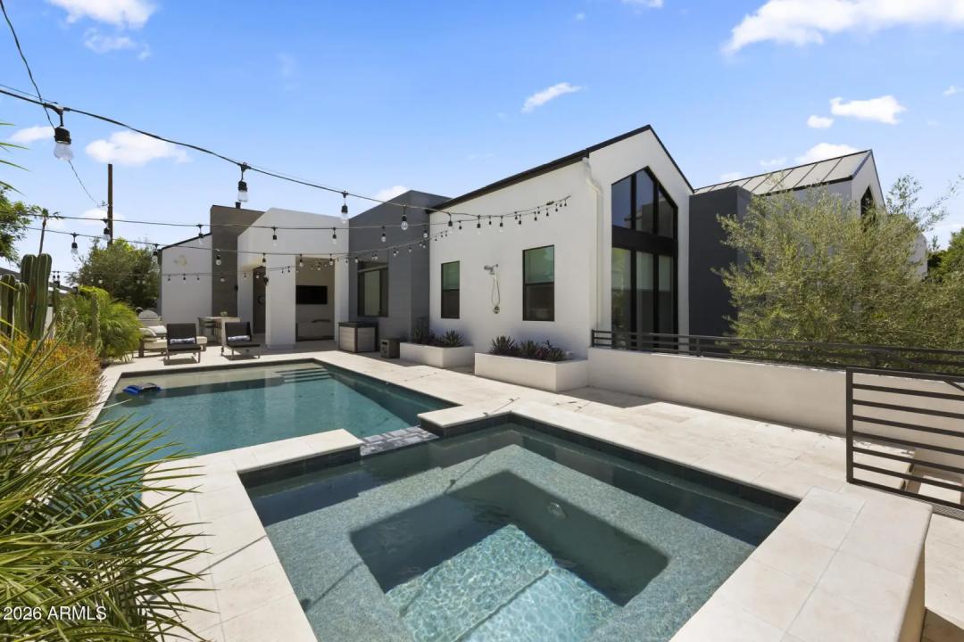 Real Estate Picture 25