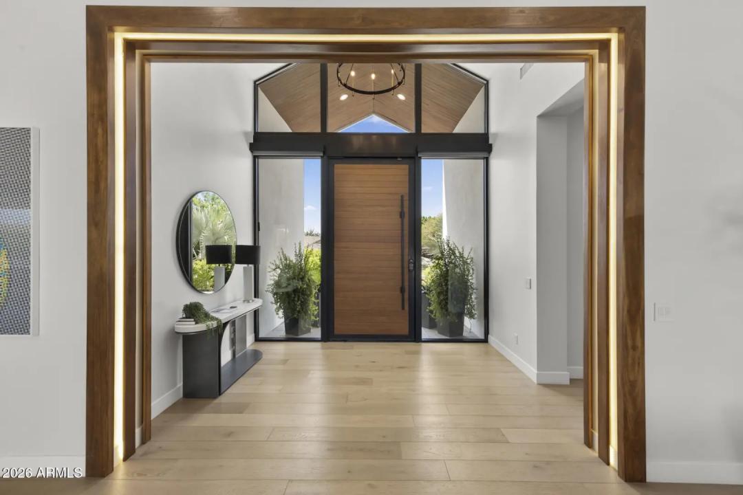 Real Estate Picture 7
