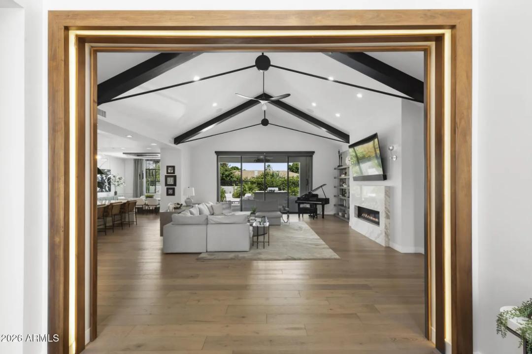 Real Estate Picture 6