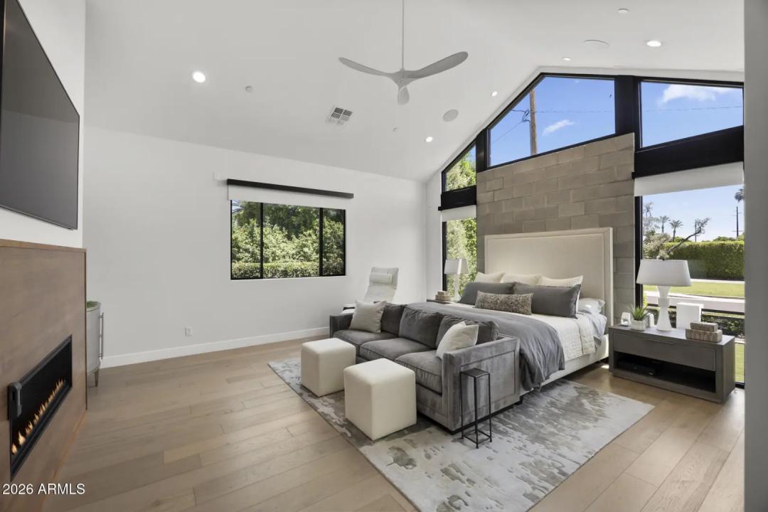 Real Estate Picture 13