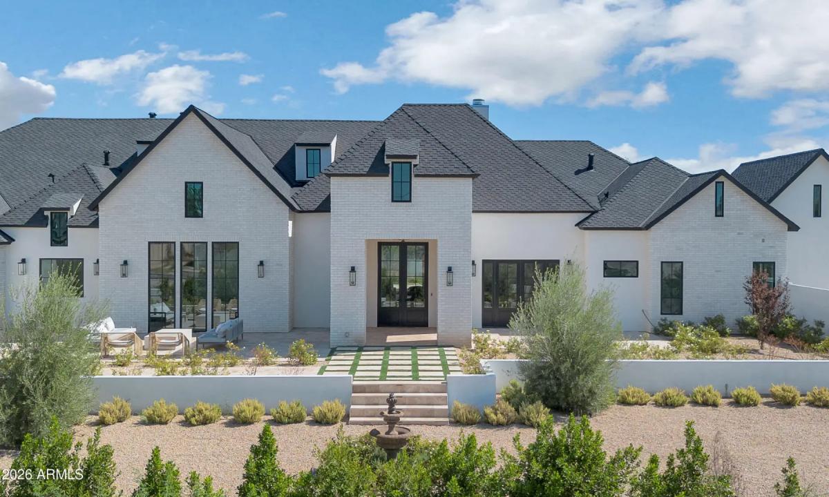 Real Estate Picture 3