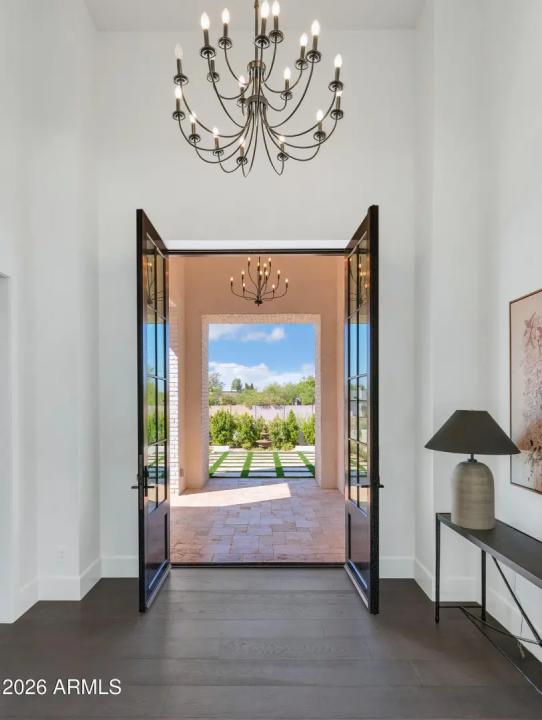 Real Estate Picture 4