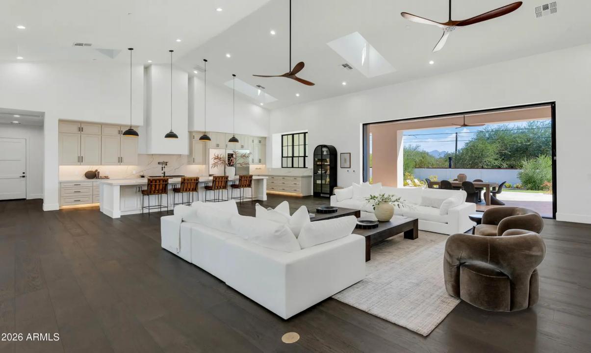 Real Estate Picture 5