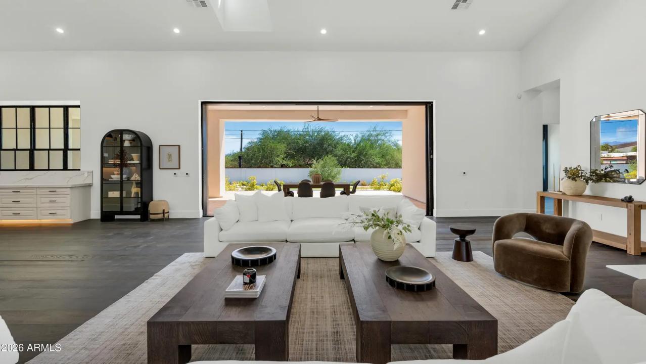 Real Estate Picture 7
