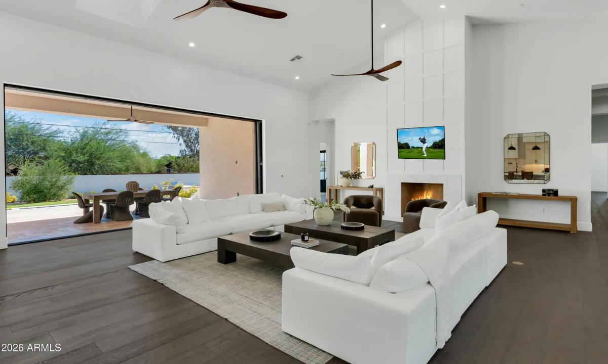 Real Estate Picture 8