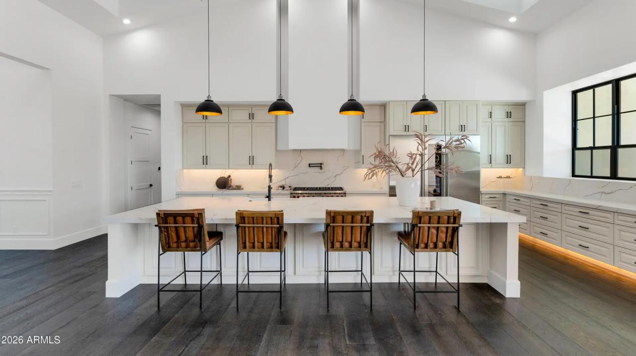 Real Estate Picture 12