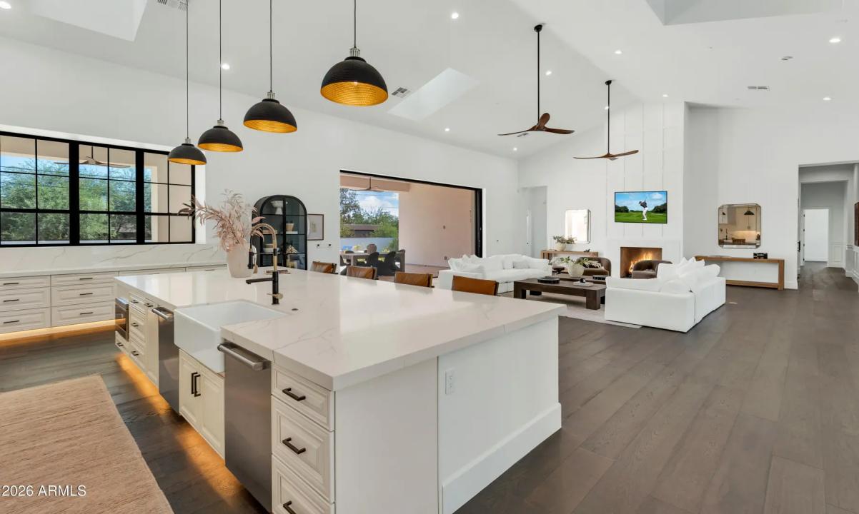 Real Estate Picture 13