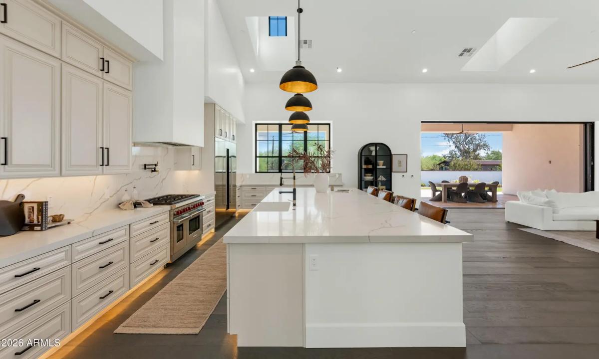 Real Estate Picture 15