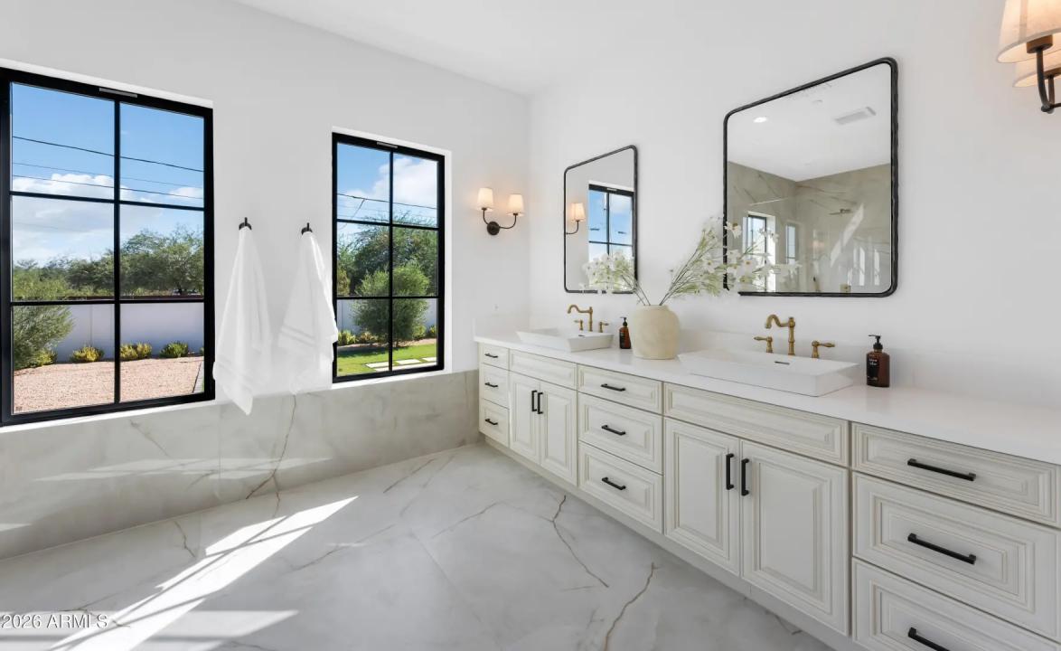 Real Estate Picture 26
