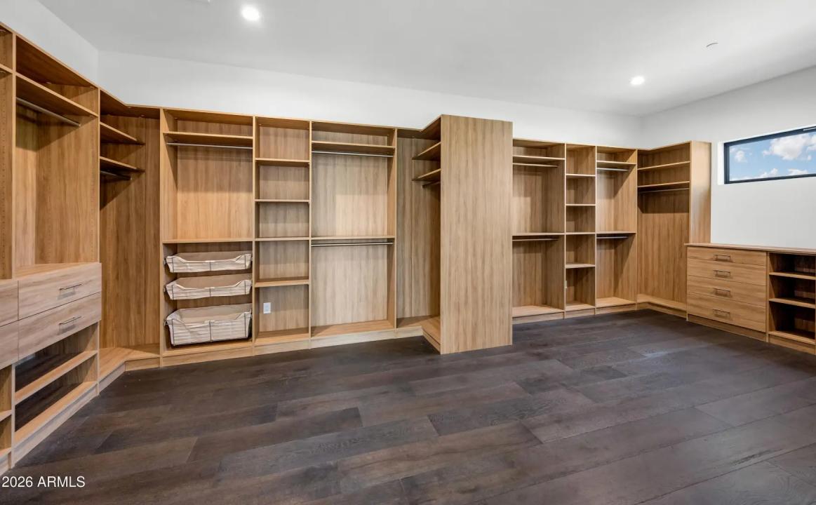 Real Estate Picture 29