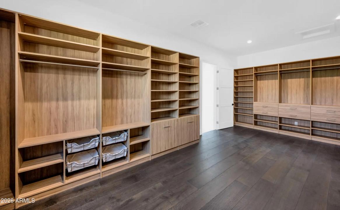 Real Estate Picture 30