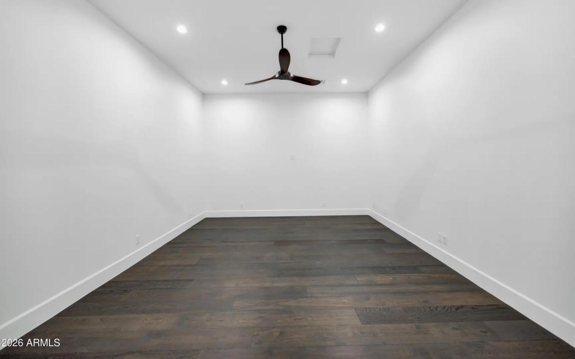 Real Estate Picture 33