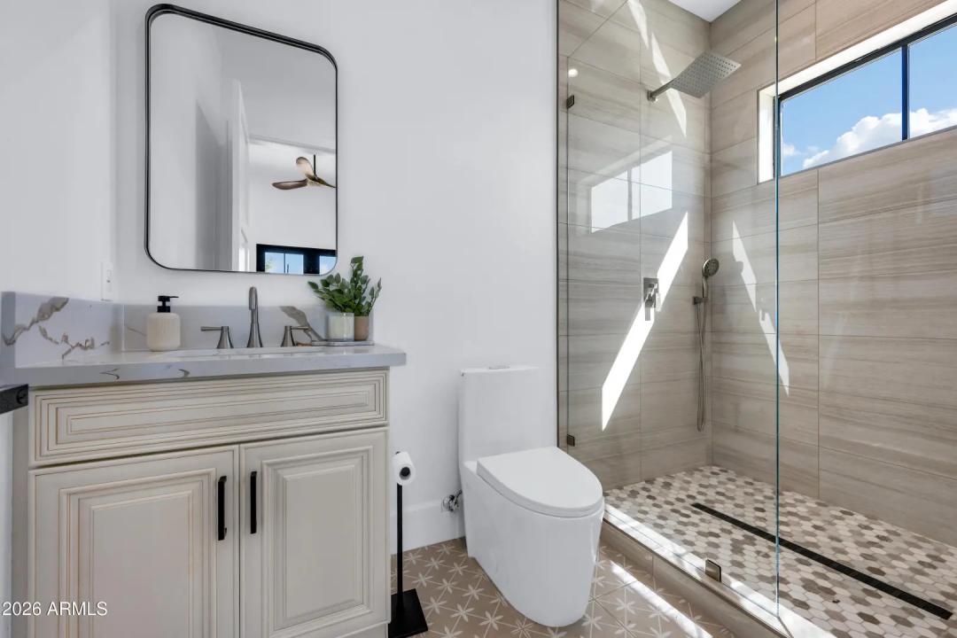 Real Estate Picture 32