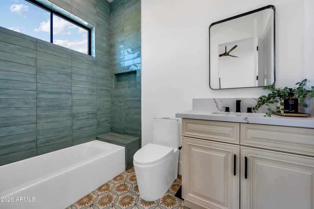 Real Estate Picture 39