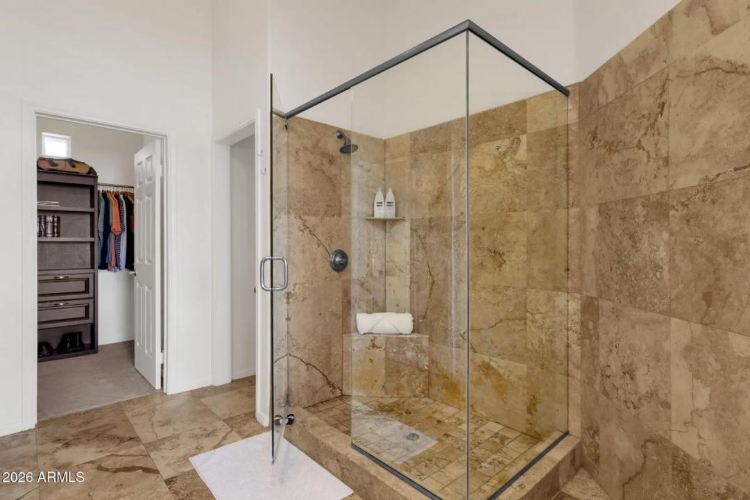 Real Estate Picture 8
