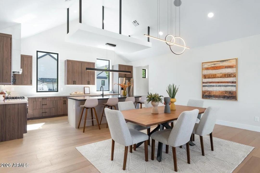 Real Estate Picture 9
