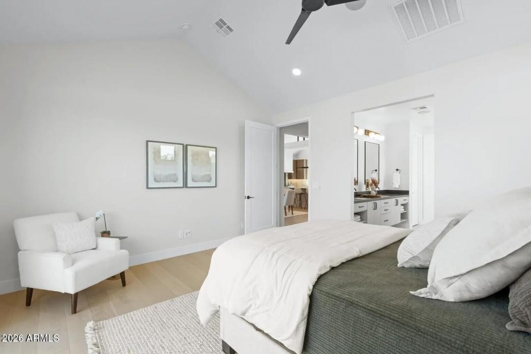 Real Estate Picture 17